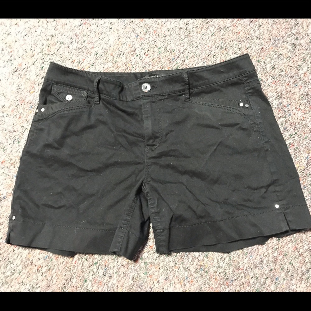 WHITE HOUSE BLACK MARKET SHORTS!!!